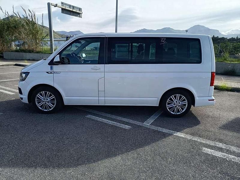 Usata 2017 VW Multivan Generation Six Furgone | 31.900 € (Buon prezzo) - Immagine 1/4
