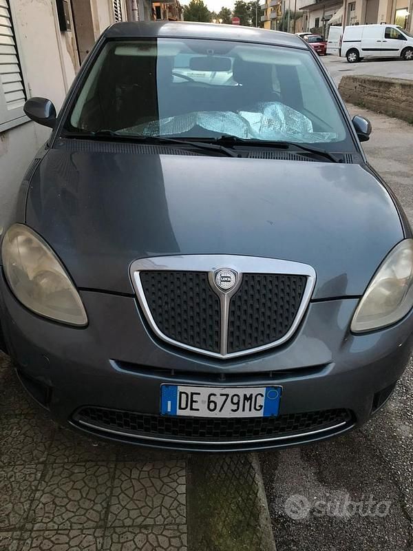 Usata Lancia Ypsilon 2003 Utilitaria