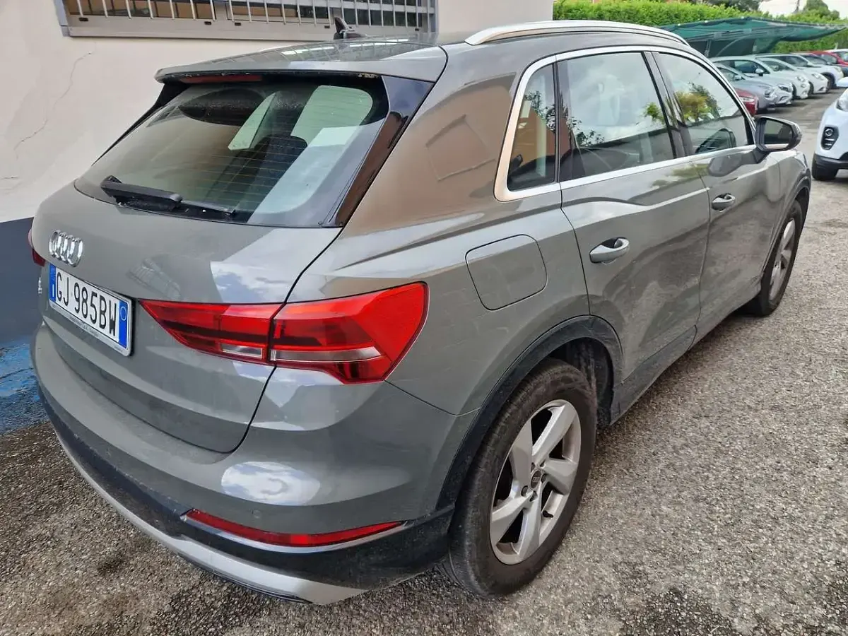 Usata Audi Q3 150 CV (110 kW) 2022 Grigio SUV