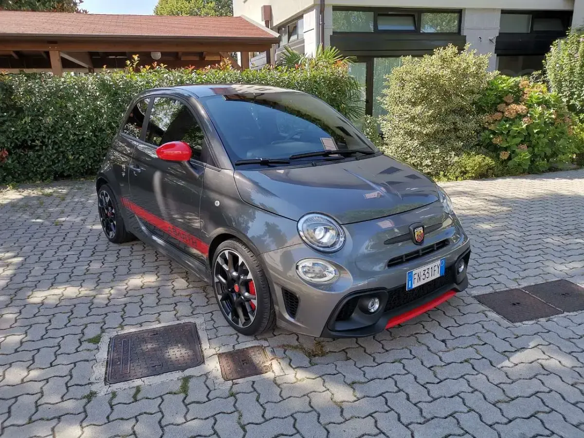 Usata Abarth 595 Competizione 179 CV (131 kW) 2018 Grigio record Berlina