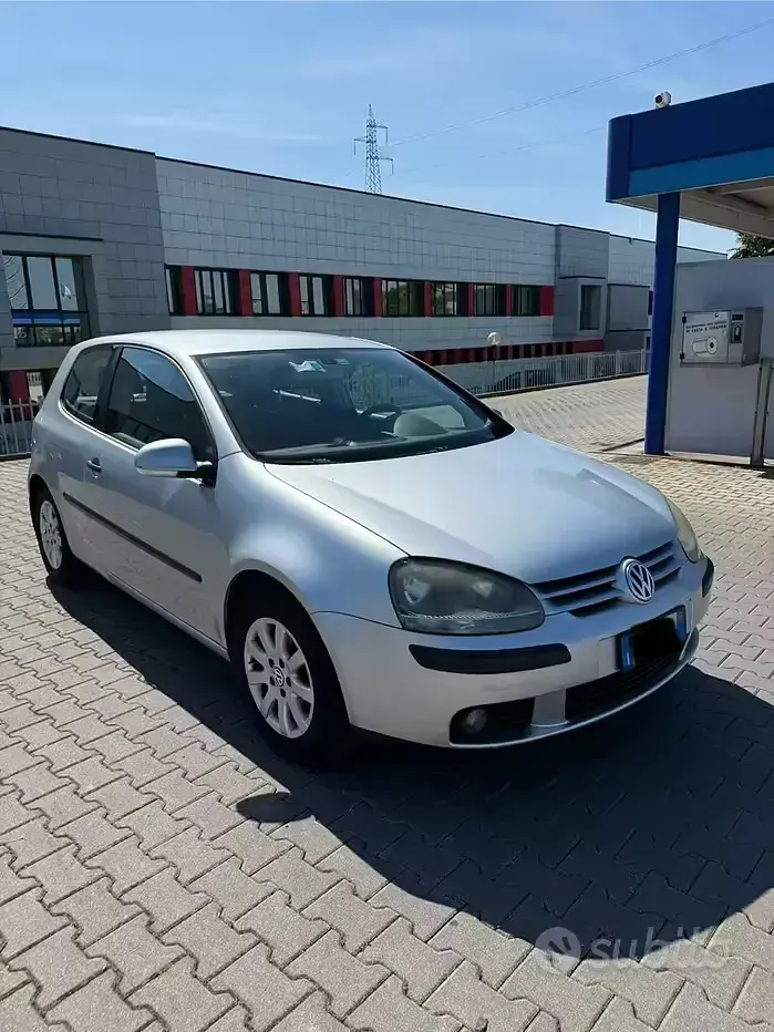 Usata VW Golf V 2004 Grigio Utilitaria