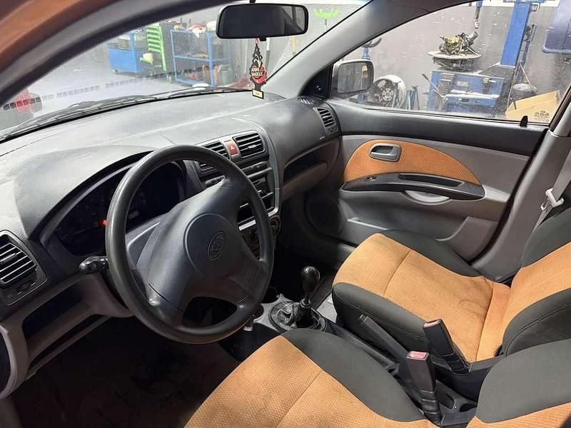 Usata Kia Picanto LX 60 CV (44 kW) 2005 Utilitaria