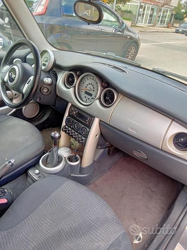 Usata Mini Cooper 116 CV (85 kW) 2004 Bianco Utilitaria