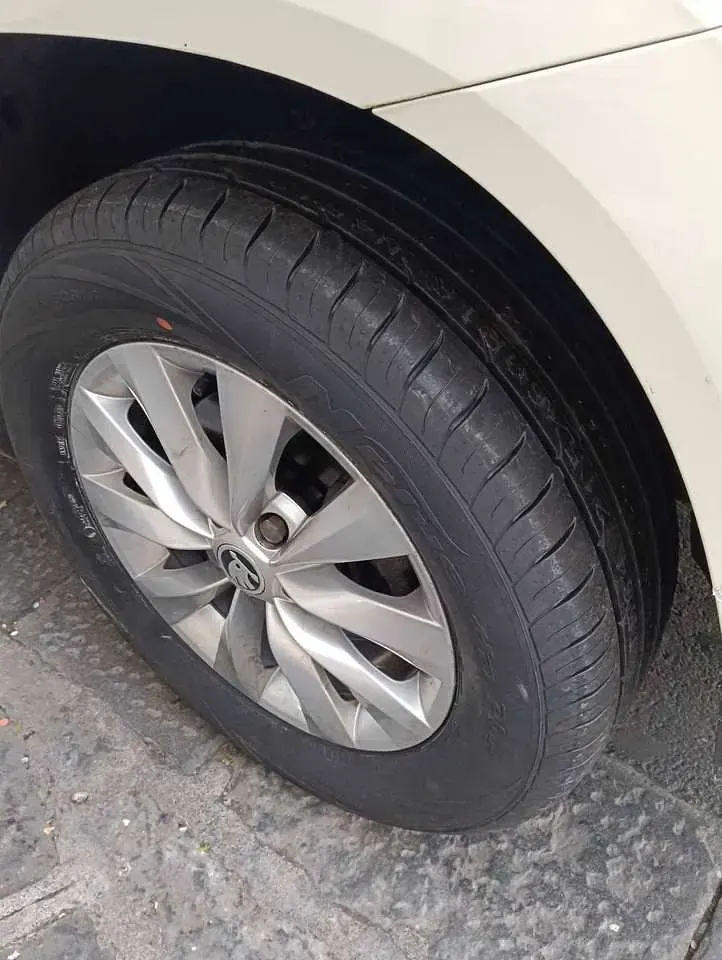 Usata Skoda Karoq Executive 116 CV (85 kW) 2018 Bianco SUV