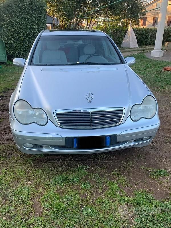 Usata Mercedes C220 Classic 143 CV (105 kW) 2002 Berlina