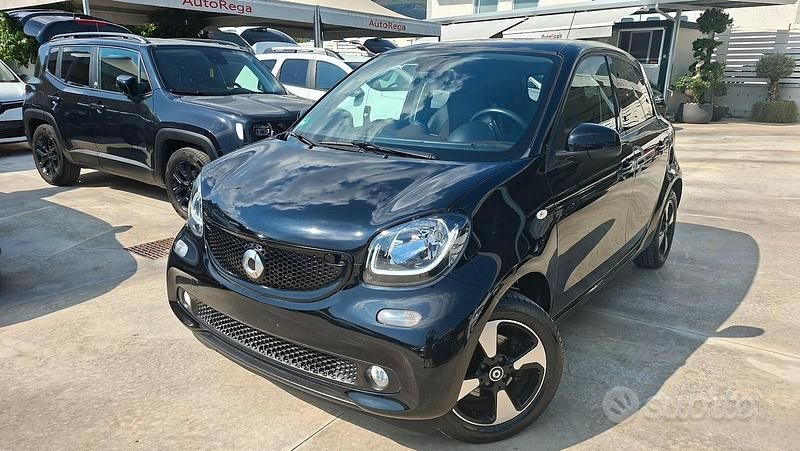 Usata Smart ForFour 90 CV (66 kW) 2018 Nero Utilitaria