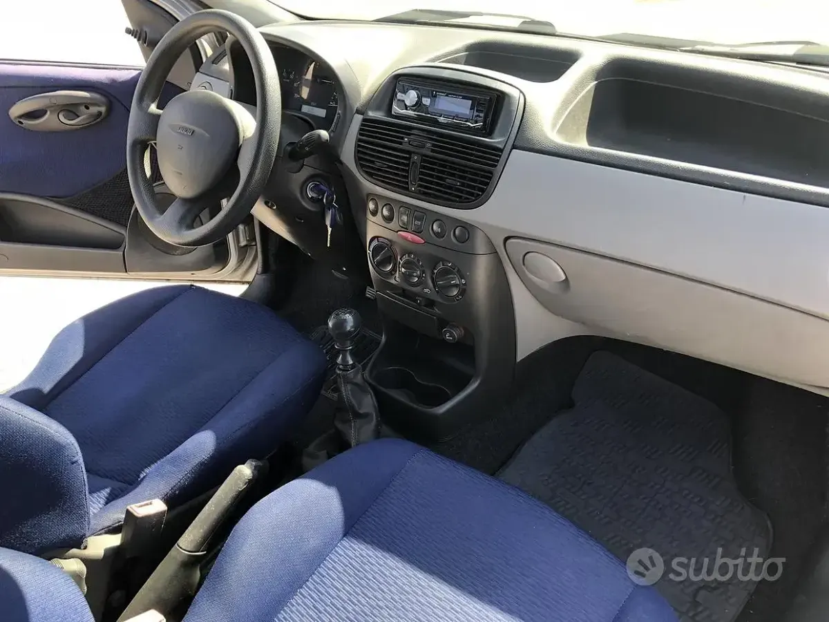 Usata Fiat Punto 60 CV (44 kW) 2000 Grigio Utilitaria