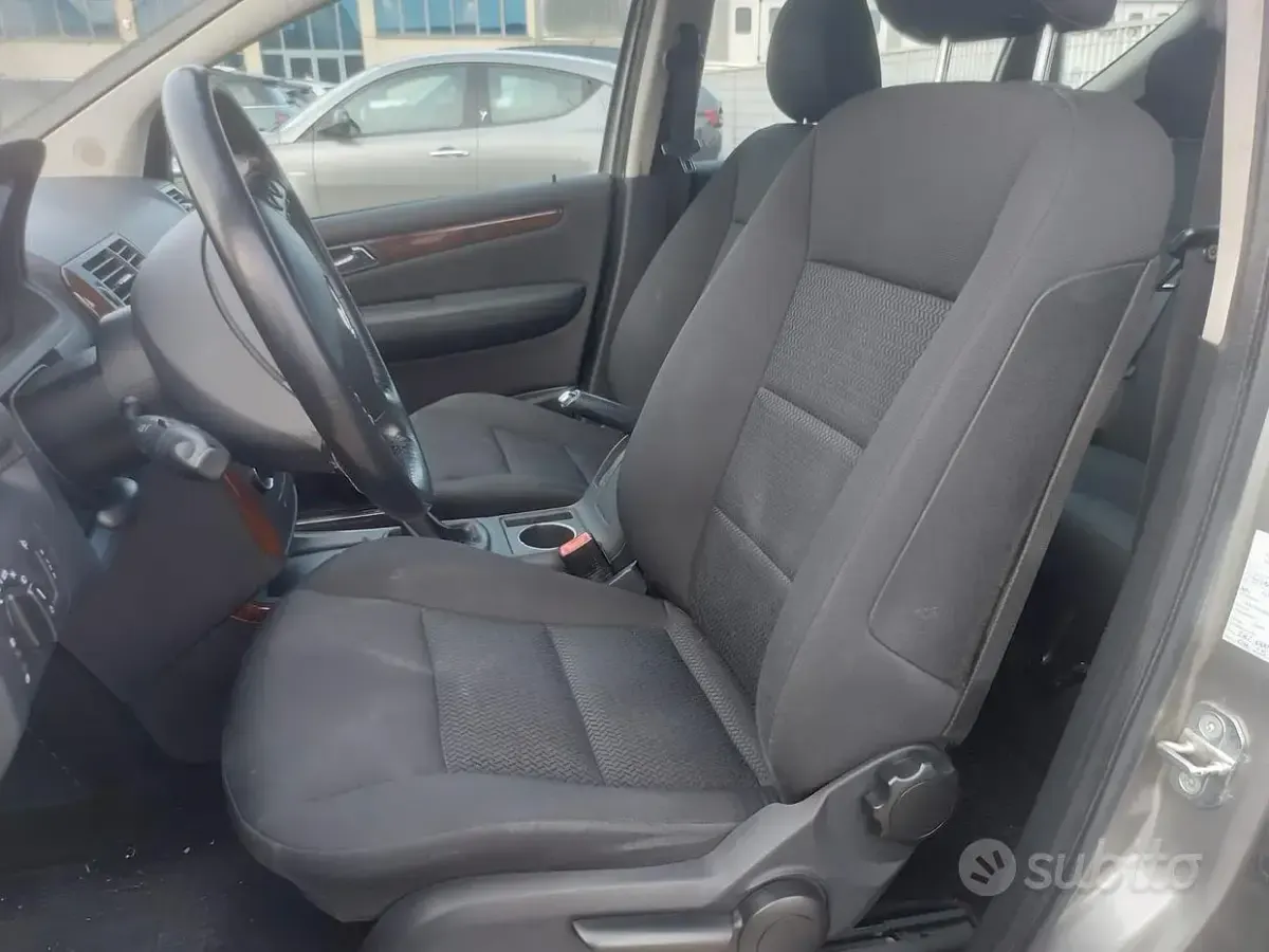 Usata Mercedes A180 Elegance 109 CV (80 kW) 2006 Grigio Berlina