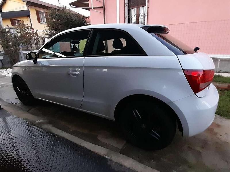 Usata Audi A1 Attraction 90 CV (66 kW) 2013 Bianco Utilitaria