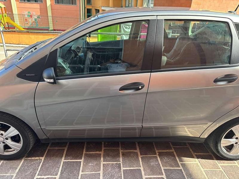 Grigio Usata 2006 Mercedes A150 Avantgarde Monovolume | 2000 € (Buon prezzo) - Immagine 1/4