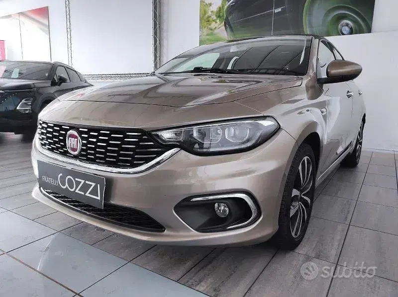 Usata Fiat Tipo 120 CV (88 kW) 2017 Giallo Berlina