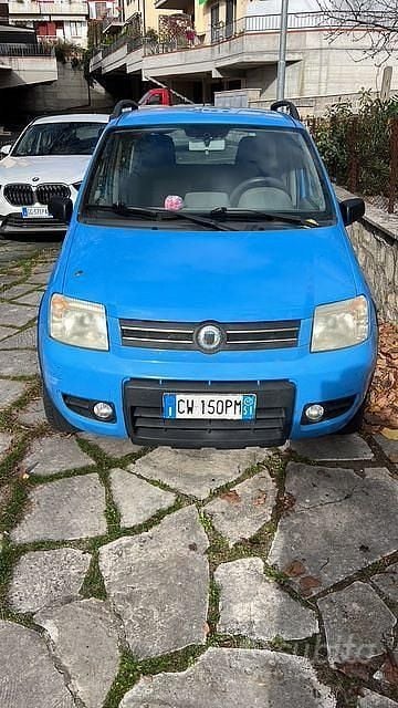 Usata Fiat Panda 4x4 Climbing 60 CV (44 kW) 2005 Blu Utilitaria
