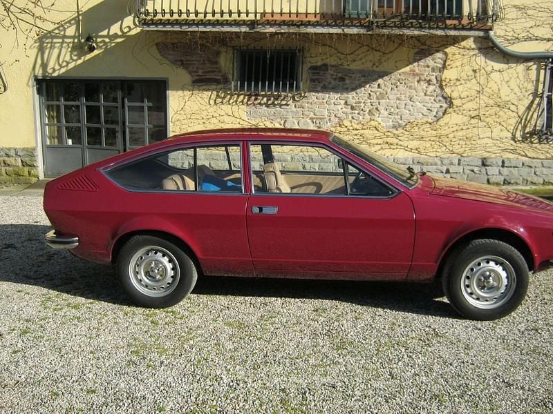 Usata Alfa Romeo GT 109 CV (80 kW) 1978 Lilla Coupé
