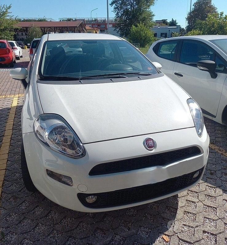 Usata Fiat Grande Punto Street 69 CV (50 kW) 2016 Bianco Utilitaria