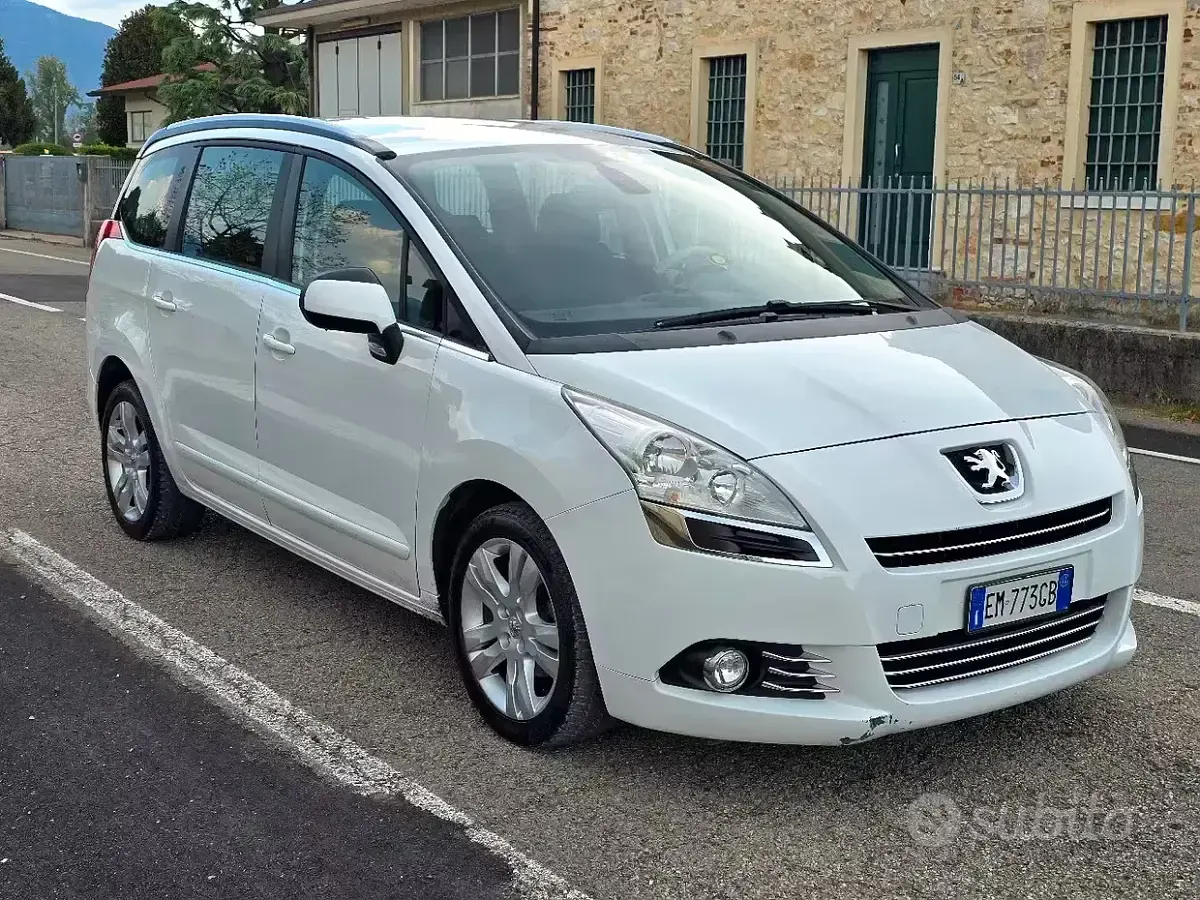 Usata Peugeot 5008 115 CV (84 kW) 2012 Bianco Monovolume