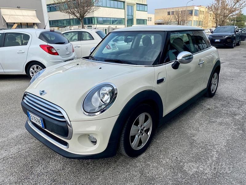 Usata Mini Cooper 101 CV (74 kW) 2015 Bianco Utilitaria