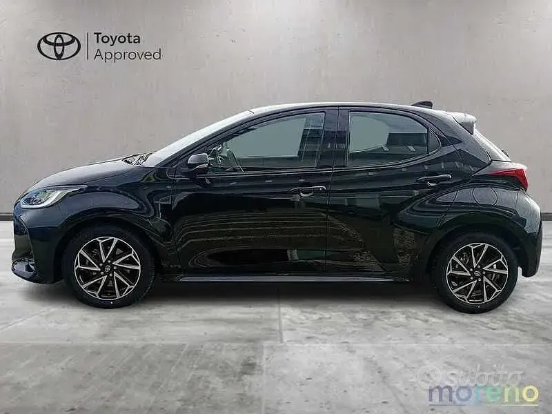 Usata Toyota Yaris Hybrid Trend 116 CV (85 kW) 2022 Nero Berlina