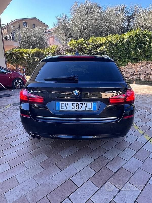 Usata BMW 525 Luxury Line 217 CV (159 kW) 2014 Nero Station wagon