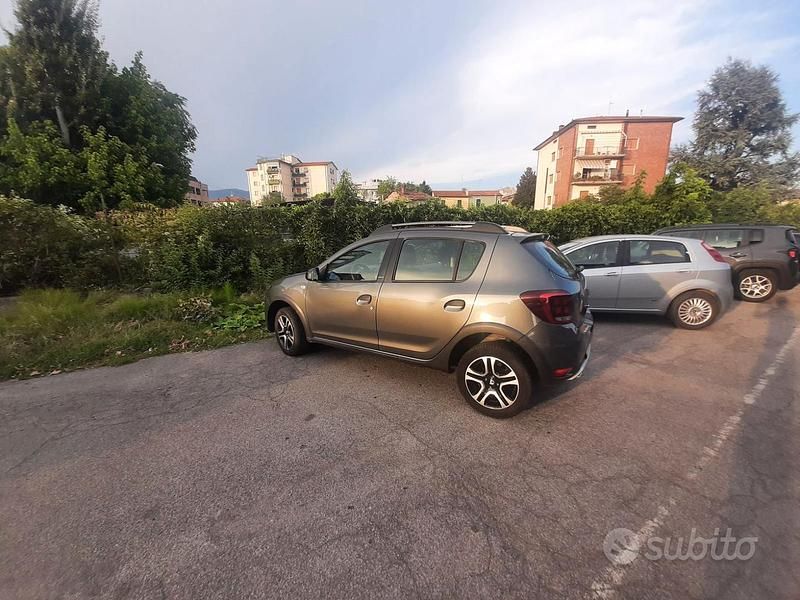 Grigio Usata 2018 Dacia Sandero Tre volumi | 7700 € (Ottimo prezzo) - Immagine 1/4