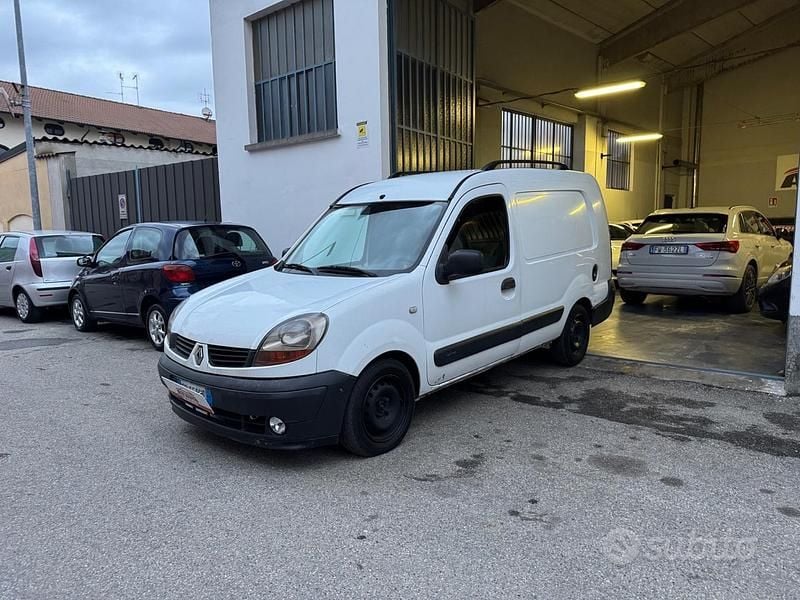 Usata Renault Kangoo 70 CV (51 kW) 2006 Bianco Monovolume