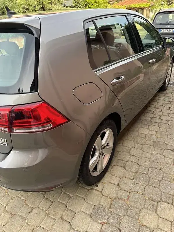 Usata VW Golf VII Highline 110 CV (80 kW) 2016 Berlina