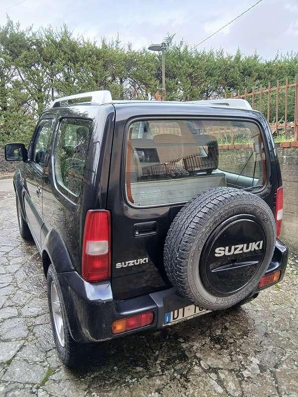 Usata Suzuki Jimny 86 CV (63 kW) 2009 Nero SUV