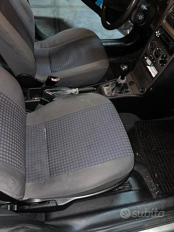 Usata Opel Astra 2004 Grigio