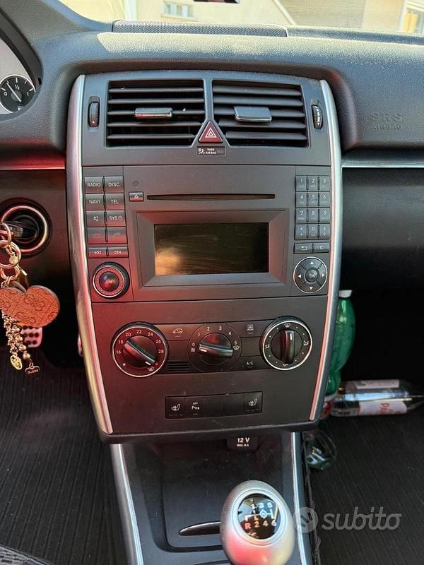 Usata Mercedes B180 2010 Nero Monovolume