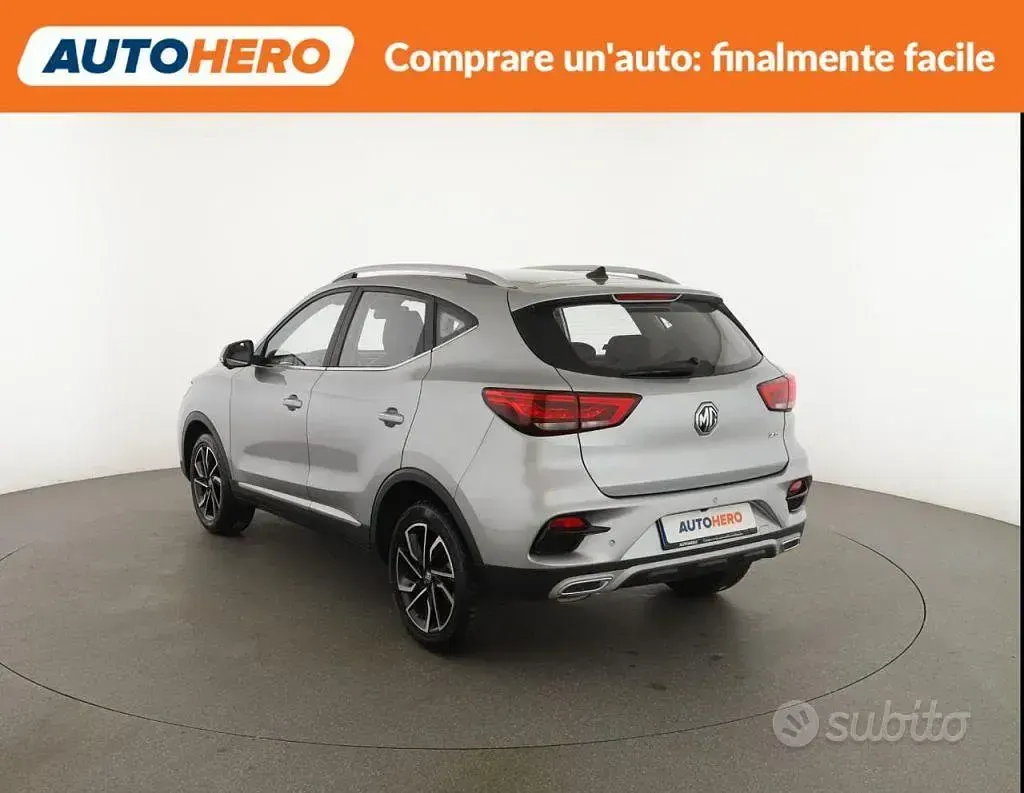 Usata MG ZS 106 CV (77 kW) 2024 Grigio SUV