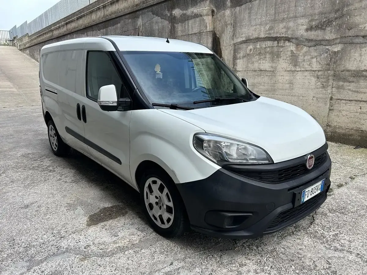 Usata Fiat Doblò 105 CV (77 kW) 2016 Bianco Monovolume