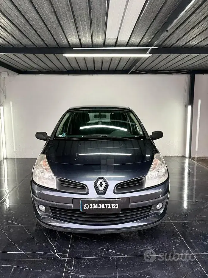 Usata Renault Clio II 75 CV (55 kW) 2010 Grigio Berlina