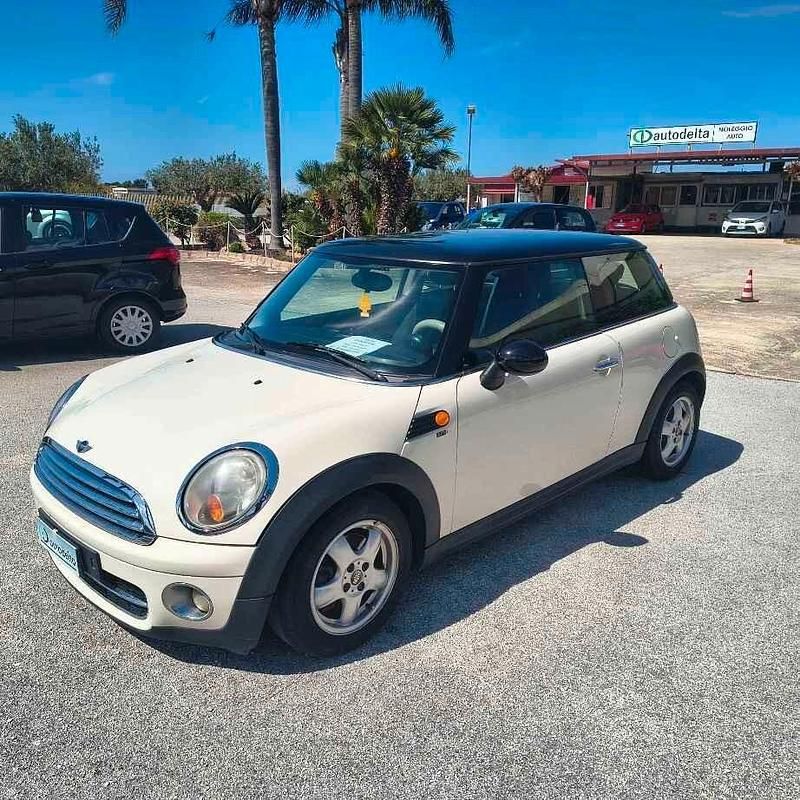 Usata Mini Cooper D 108 CV (79 kW) 2007 Beige Utilitaria