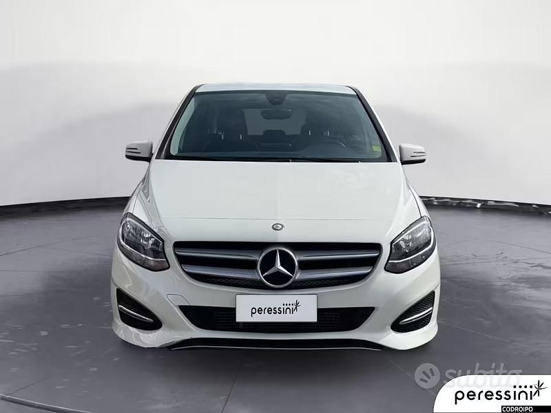 Usata Mercedes B180 Executive 122 CV (89 kW) 2017 Bianco Utilitaria
