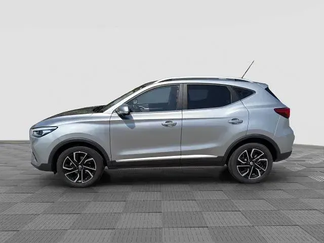 Usata MG ZS Luxury 111 CV (81 kW) 2024 Argento SUV