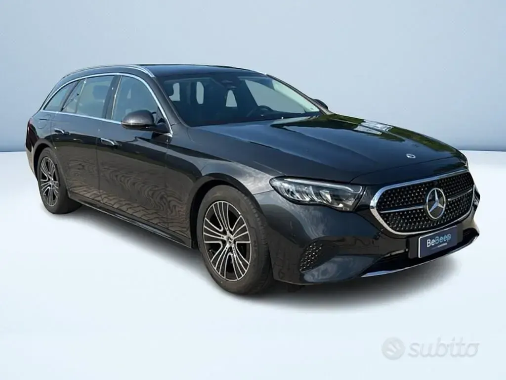 Usata Mercedes E200 Advanced 163 CV (119 kW) 2025 Grigio Station wagon