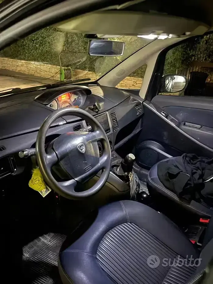 Usata Lancia Musa 95 CV (69 kW) 2011 Nero Monovolume