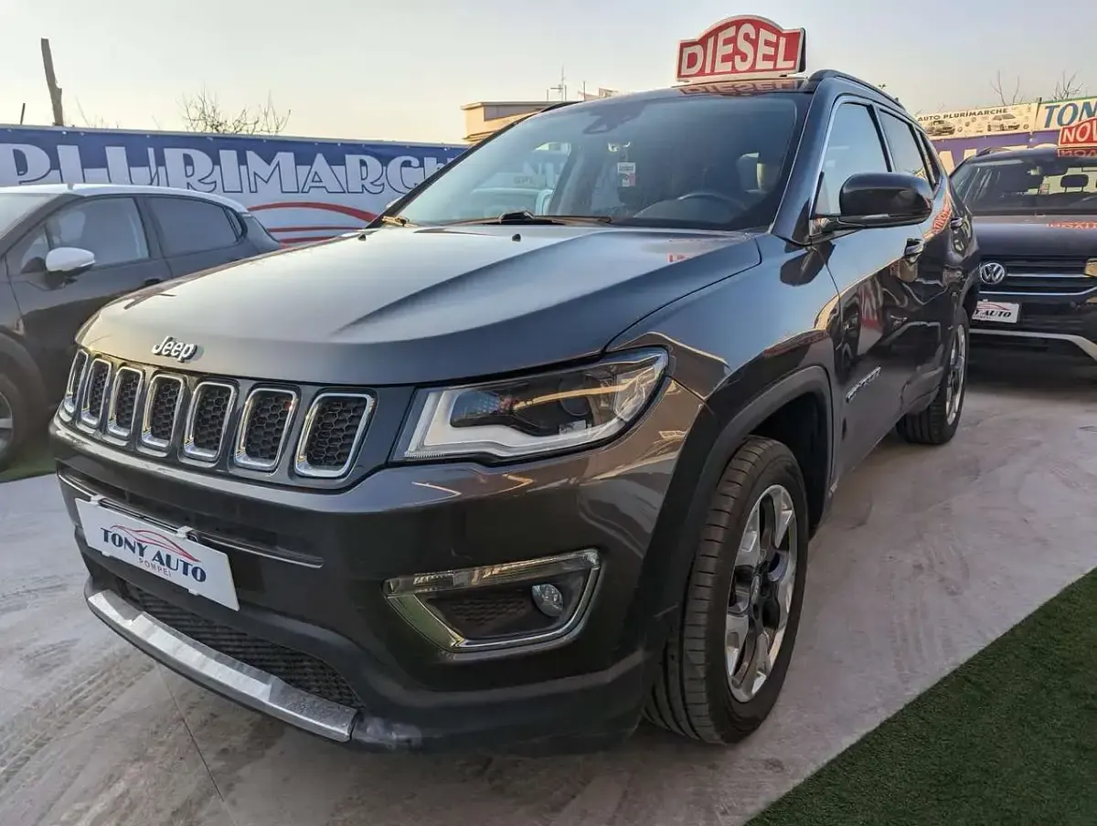 Usata Jeep Compass Limited 140 CV (102 kW) 2018 Grigio SUV