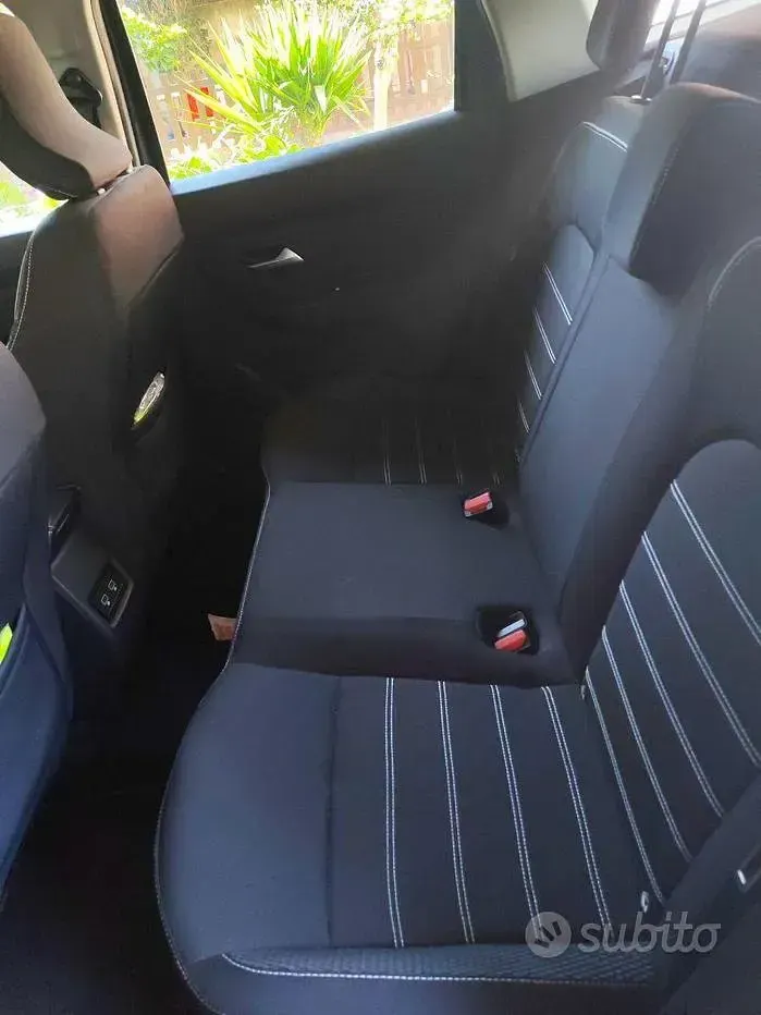 Usata Dacia Duster 101 CV (74 kW) 2022 Grigio SUV