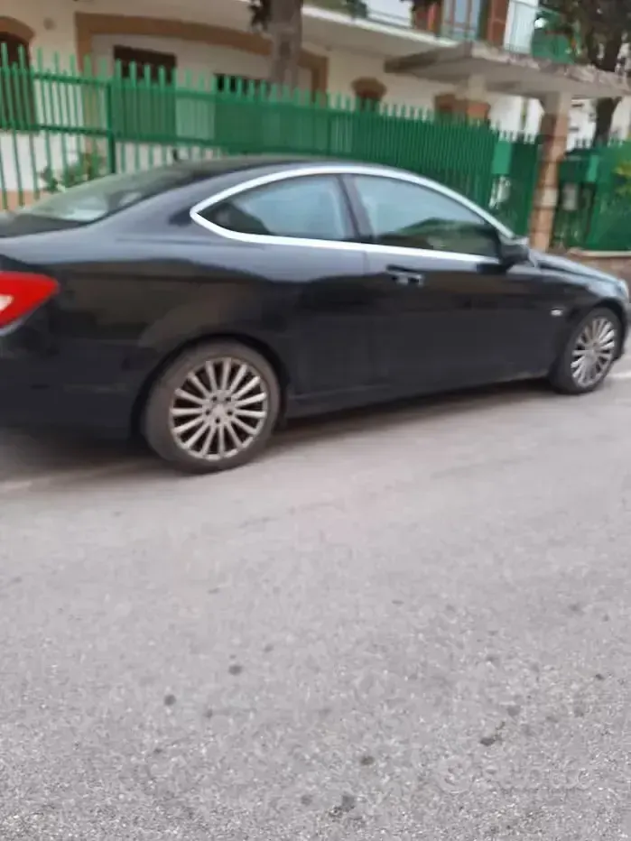 Gebraucht Mercedes C220 Executive 170 PS (125 kW) 2011 Coupé