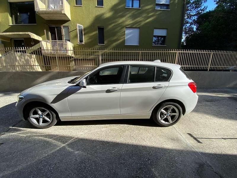 Usata BMW 118 Advantage 150 CV (110 kW) 2017 Bianco Utilitaria
