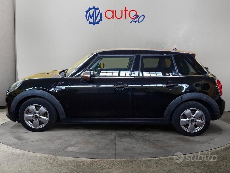 Begagnad Mini Cooper 136 HK (100 kW) 2015 Svart Halvkombi