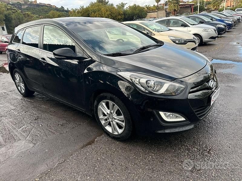 Nero Usata 2014 Hyundai i30 Classic Tre volumi | 6490 € (Cara) - Immagine 1/4