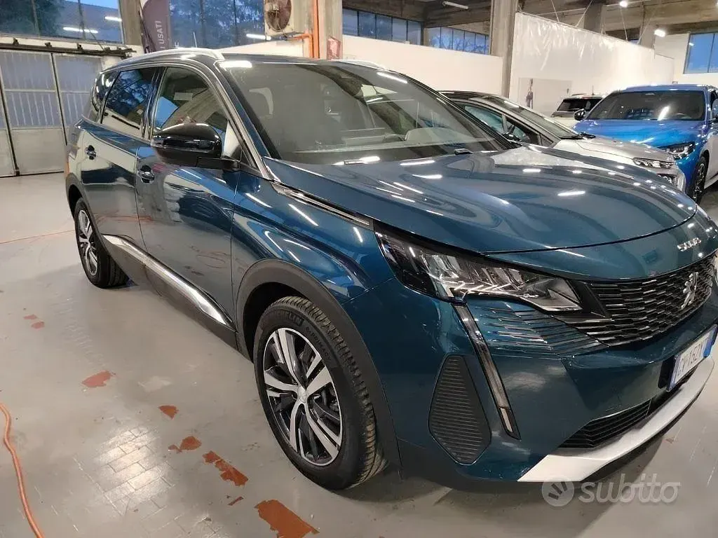 Usata Peugeot 5008 Allure 131 CV (96 kW) 2024 Blu SUV