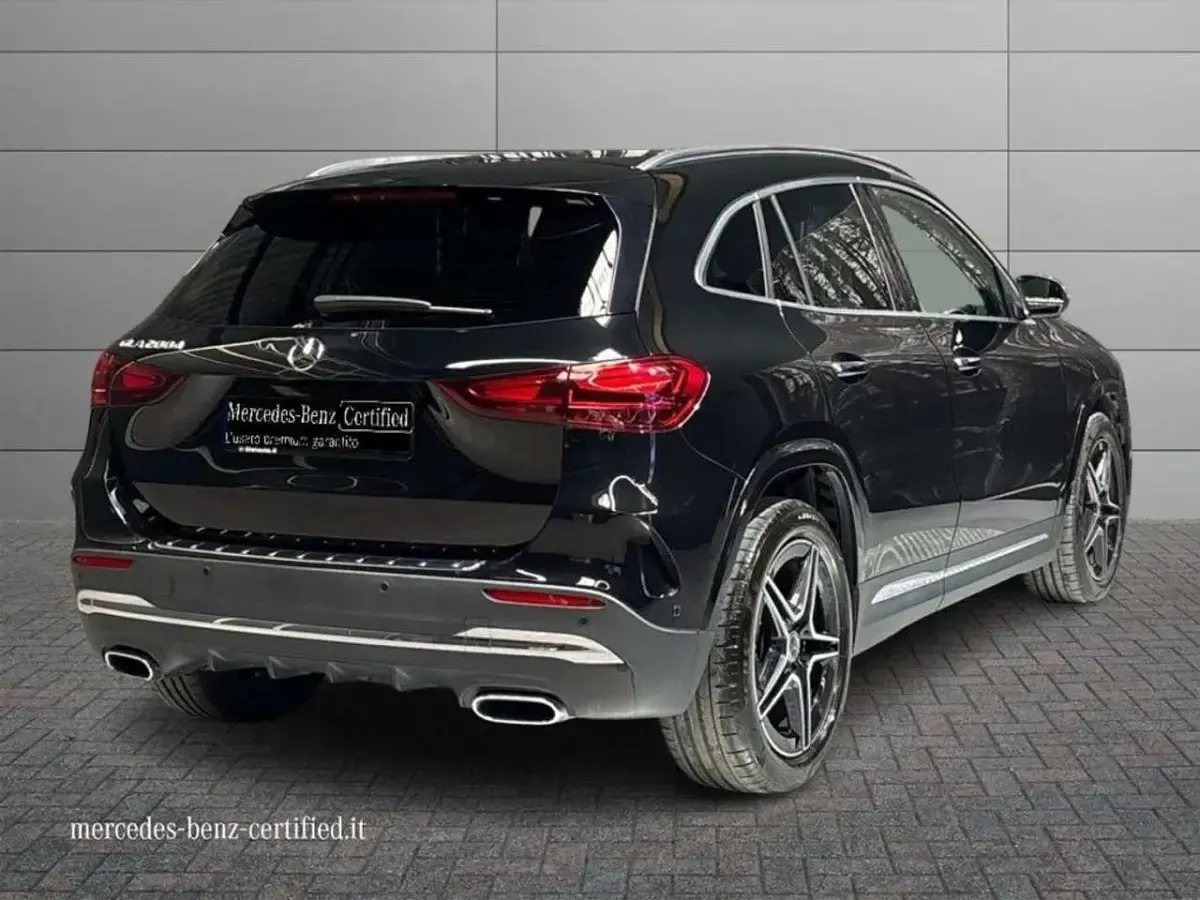 Usata Mercedes GLA200 AMG Line Premium 150 CV (110 kW) 2024 Nero cosmo SUV