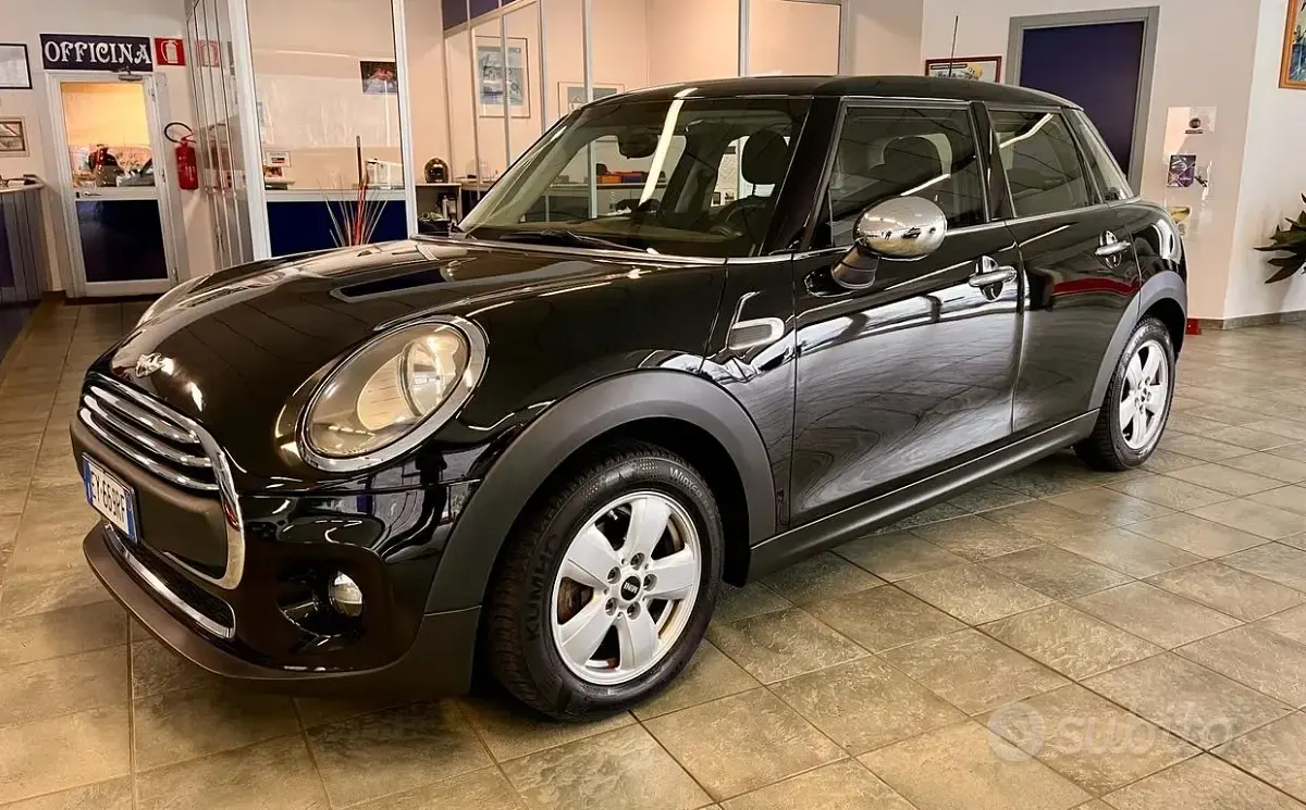Usata Mini ONE 102 CV (75 kW) 2015 Nero Utilitaria
