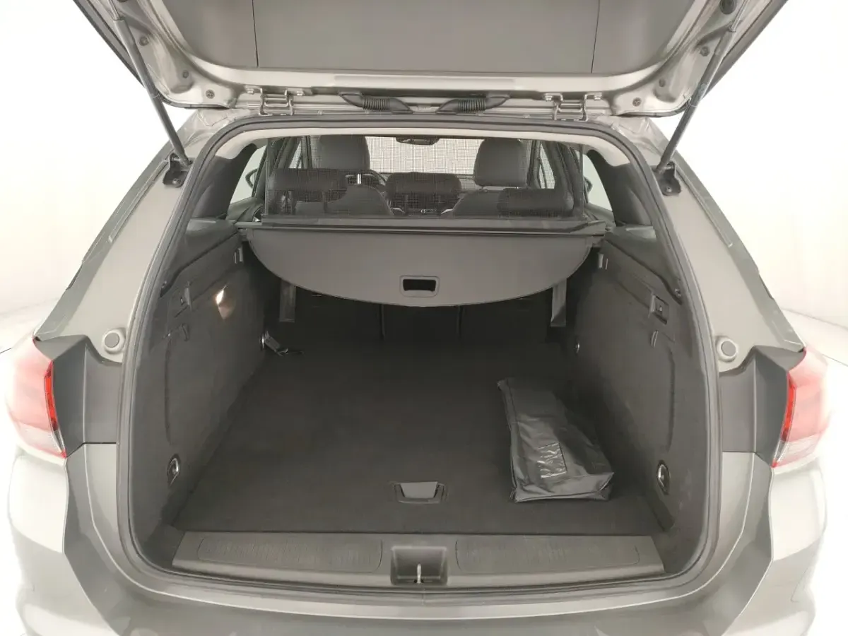 Usata Opel Astra Business Elegance 122 CV (89 kW) 2020 Grigio Station wagon