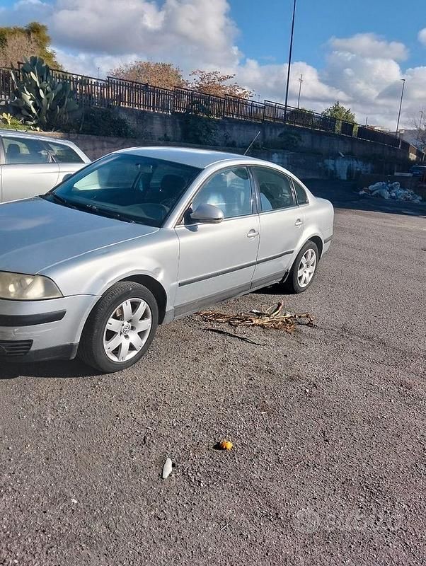 Usata VW Passat 130 CV (95 kW) 2005 Grigio Berlina
