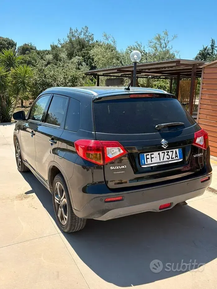 Usata Suzuki Vitara 120 CV (88 kW) 2016 Nero SUV