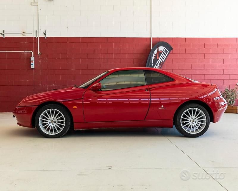 Usata Alfa Romeo GTV 150 CV (110 kW) 2001 Rosso Coupé
