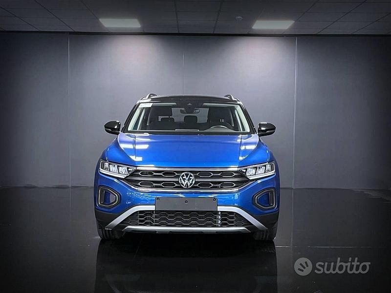 Usata VW T-Roc Life 110 CV (80 kW) 2022 Blu SUV